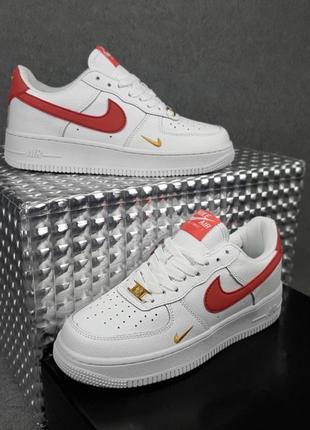 Женские кроссовки nike air force 1 low mini swoosh white red найк форсы белого из красного цветов