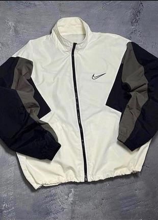 Чоловіча вітровка nike
