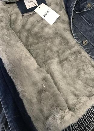 Утепленная джинсовая куртка с капюшоном6 фото