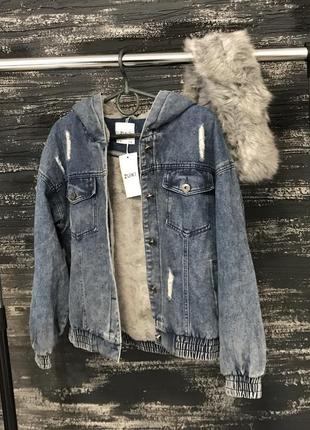 Утепленная джинсовая куртка с капюшоном1 фото
