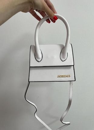 Сумка в стиле jacquemus белая белья