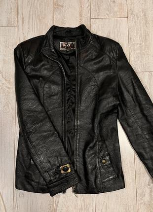 Вінтажна чорна шкіряна куртка6 фото