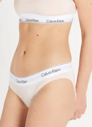 Calvin klein комплект нижнего белья    l и xl - топ лифчик бра  трусики