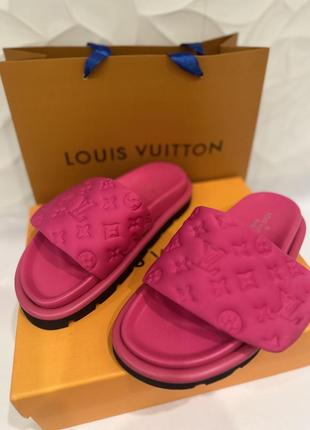 Шльопанці louis vuitton