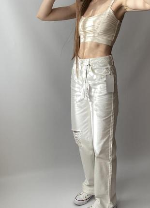 Белые джинсы с потертостями n a- k d7 фото