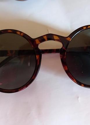 Сонцезахисні окуляри велосипеди.