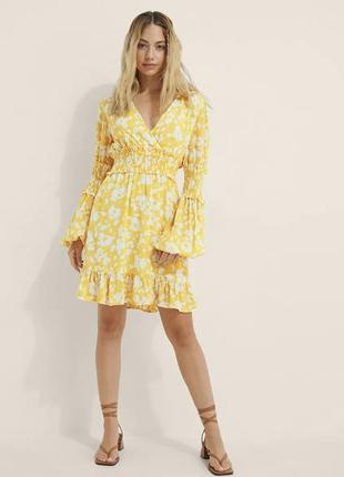 Сукня міді, жовта сукня, сукня у квітковий принт від бренду na-kd2 фото