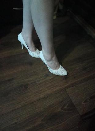 Женские туфли с узором2 фото