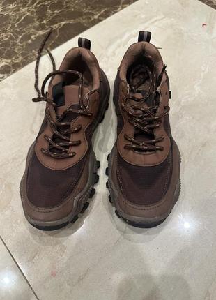 Zara 37 розмір коричневі кросівки