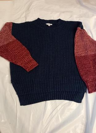 Синий свитер