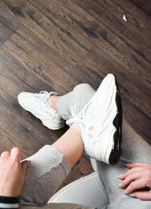 Adidas yeezy boost 700 v2 white