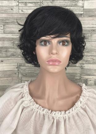 Перука чорна з натурального волосся коротка стрижка волосся підкручена