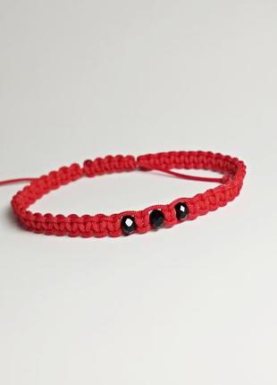 Плетеный браслет-оберег (красная нитка) ′blackbeads′1 фото