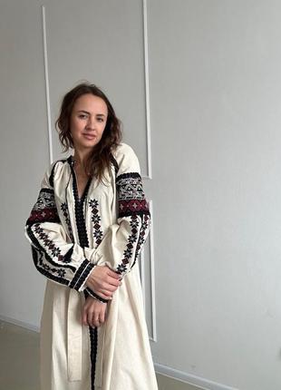 Елегантна лляна сукня вишиванка в українському стилі3 фото