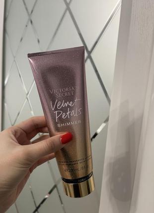 Лосьон для тела victoria’s secret velvet petals shimmer