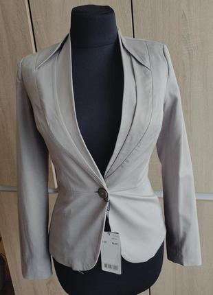 Красивый женский пиджак orsay xs,s