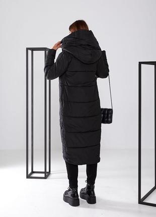 Куртка длинная на силиконе с капюшоном на молнии стеганая курточка черная практичная трендовая стильная базовая3 фото