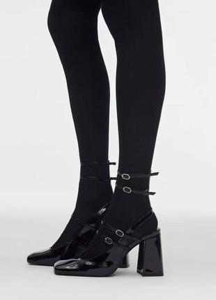 Женские черные лоферы, лаковые туфли на каблуку, оксфорды на тракторной платформе3 фото