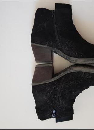 Замшевые ботинки демисезонные ботильены черные полусапожки novelty 386 фото