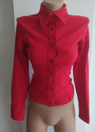Рубашка приталенная красная женская1 фото