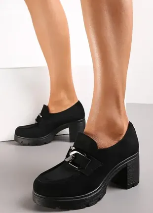 Чорні туфлі