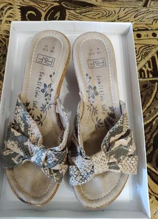 Босоножки, шлепанцы