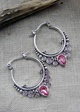 Серьги кольца в стиле этно круглые серебристые сережки в стиле бохо цвет серебро розовый