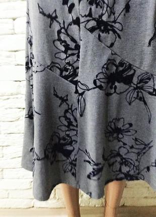 Красивая юбка трикотажная с набивным бархатным рисунком по ткани5 фото