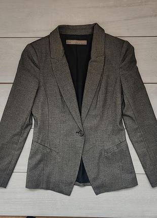 Сірий класичний піджак від бренду zara m р