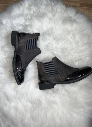Туфли ботинки кожаные челси на резинке с лаковым носком