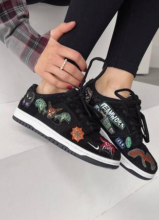 Женские кроссовки nike sb dunk low pro qs neckface