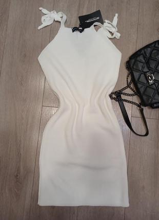 Кардитое белое платье мини новое