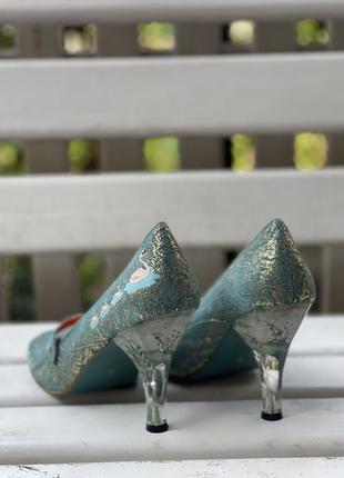 Кожаные бирюзовые туфли «лебедидное озеро» irregular choice3 фото