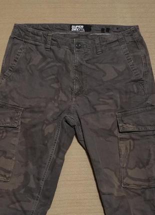 Фірмові вузькі штани — карго камуфляжного забарвлення superdry англія 29/34 р.2 фото