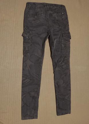 Фірмові вузькі штани — карго камуфляжного забарвлення superdry англія 29/34 р.8 фото