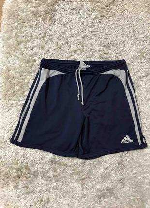 Спортивные шорты adidas