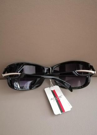 Очки солнцезащитные