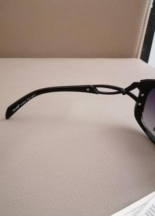 Очки солнцезащитные