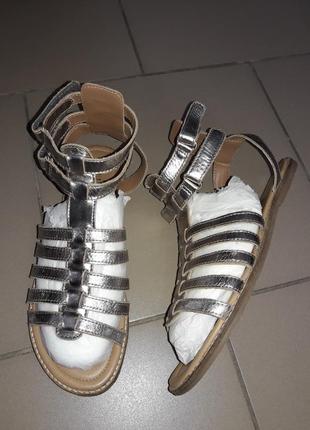 Кожаные сандалии,босоножки