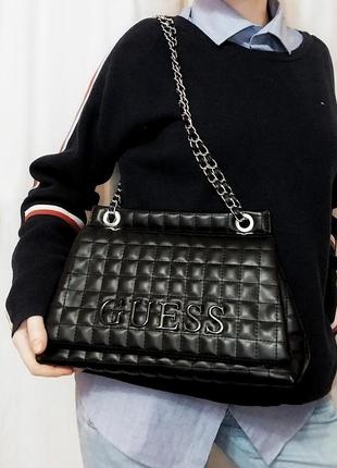 Стильная качественная черная женская сумка guess стеганная сумка на плечо3 фото