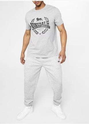 Оригінальна чоловіча футболка від lonsdale