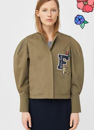 Весенняя хлопковая куртка mango цвета хаки с шикарным декором из камней и бисера.