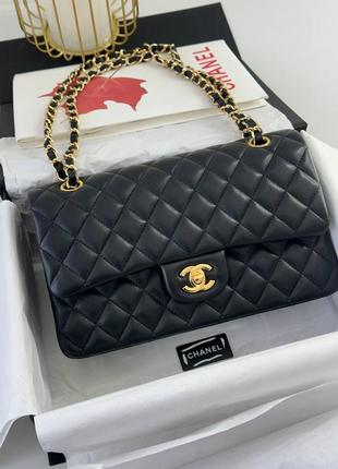 Женская черная кожаная сумка classic chanel jumbo case с золотой цепочкой и логотипом стеганая сумка2 фото