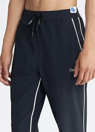 Спортивные брюки джоггеры размер хл calvin klein sport zip ankle joggers  оригинал4 фото