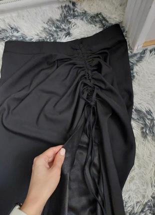 Трендовая юбка prettylittlething юбка с разрезом юпка мыды2 фото