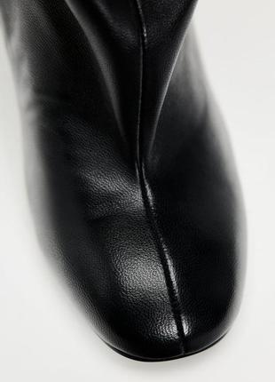 Мягкие кожаные сапоги на каблуках5 фото