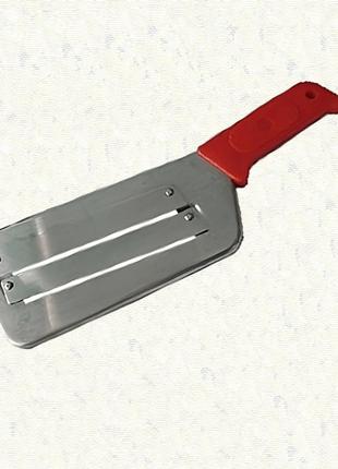 Металлический нож для шинковки капусты