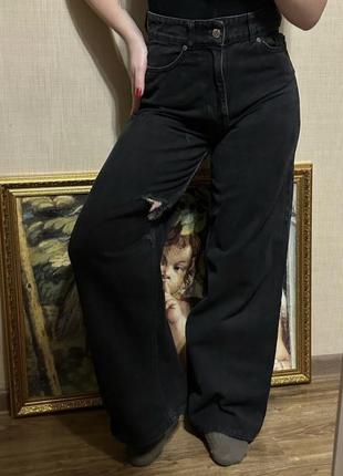 Чорні прямі джинси від zara