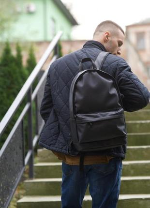 Рюкзак з екошкіри чорний чоловічий шкіряний портфель, з відділенням для ноутбука,2 фото