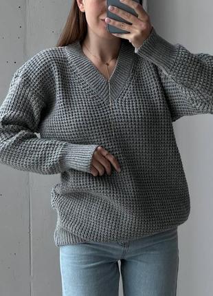 Серый свитер базовый1 фото
